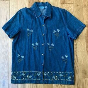 Vintage embroidered, oversized, denim button down short sleeve top size L